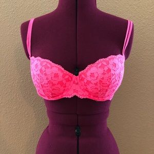 V.S Bras